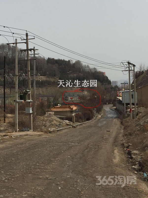 走到快到天沁生态园的地方,你就会发现好像和以前没什么变化,经过的