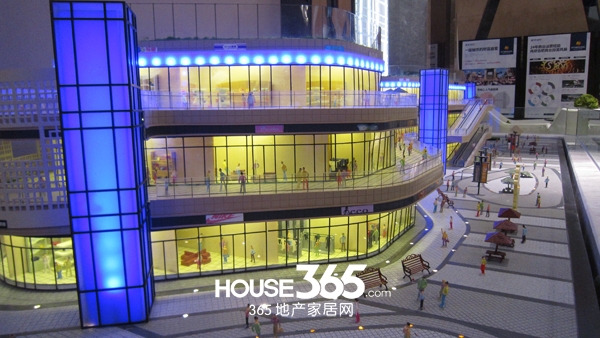 蓝光时代红街营销中心沙盘实景图（2015-2-15）