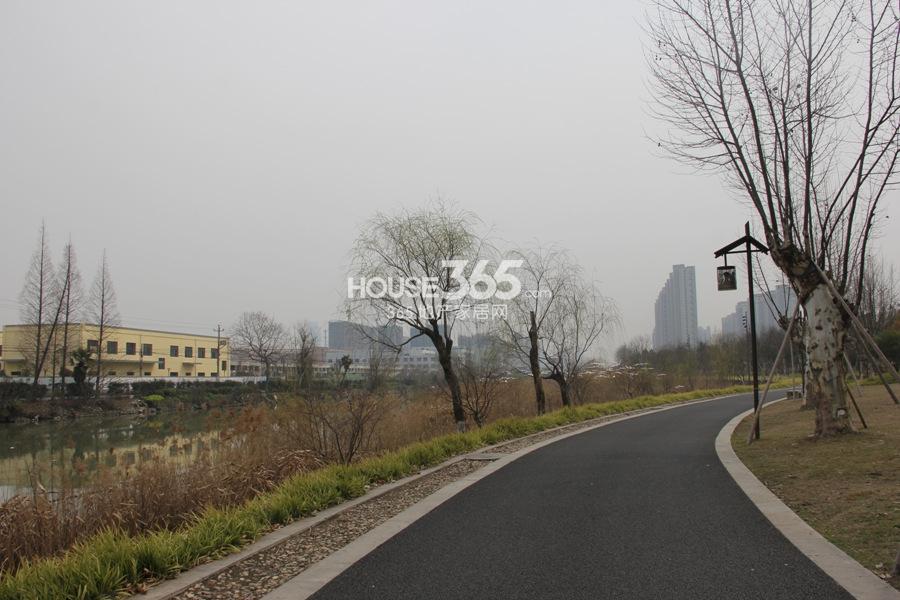 中国铁建江南国际城北侧的北塘公园景观 2015年3月摄 