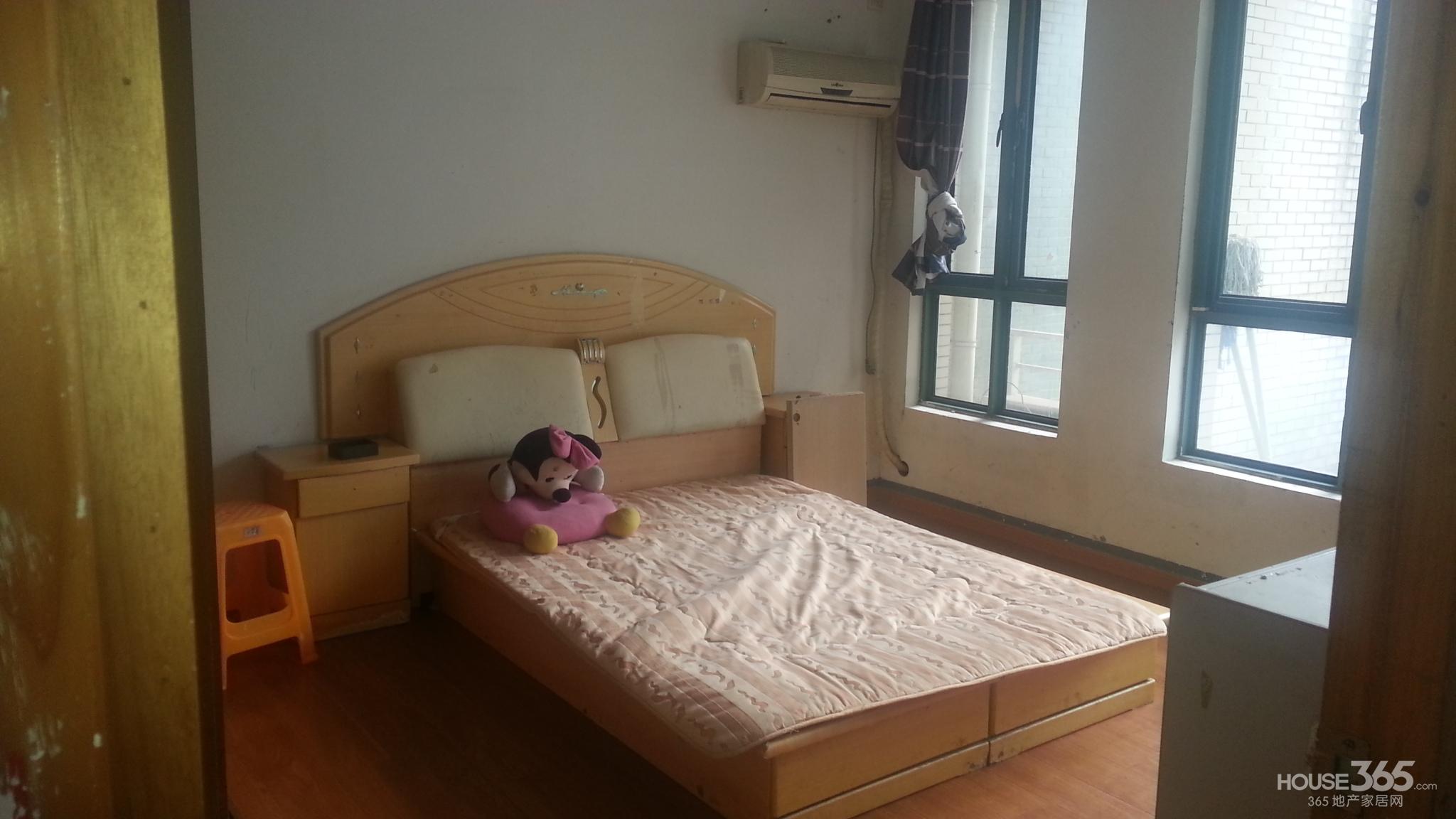 带三十平米的大露台莱茵东郡二楼可改三房满二年房主委托有钥匙